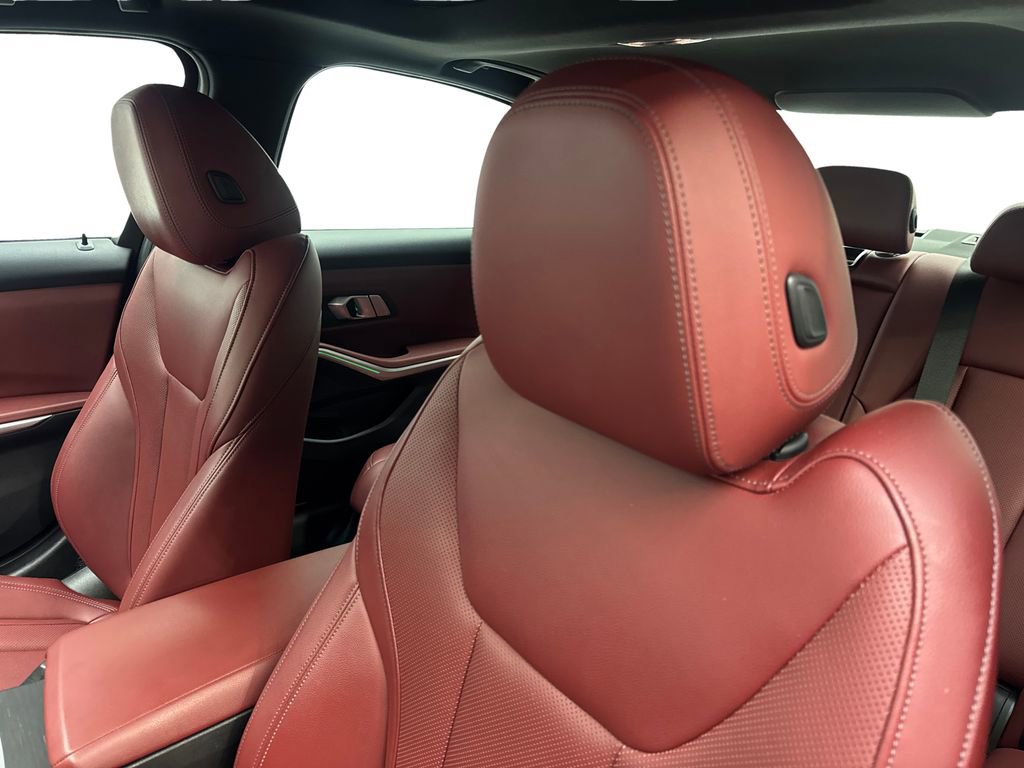 Used 2023 BMW 330i Sedan w/ Convenience Package image 27