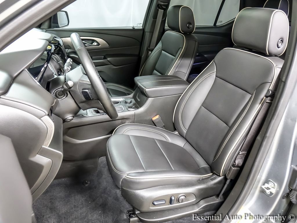 Used 2023 Chevrolet Traverse Premier w/ Redline Edition image 9