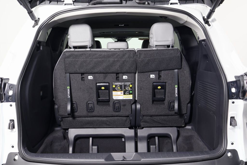 Used 2026 Toyota Sienna XLE FWD image 15