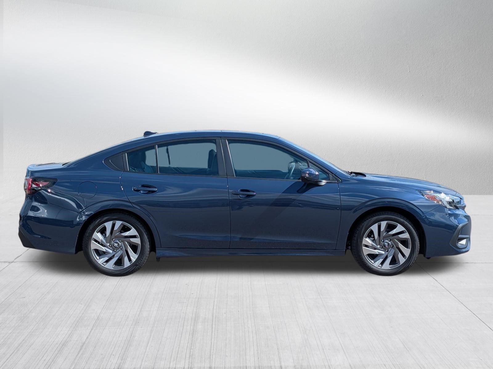 Used 2025 Subaru Legacy Limited AWD/4WD image 2