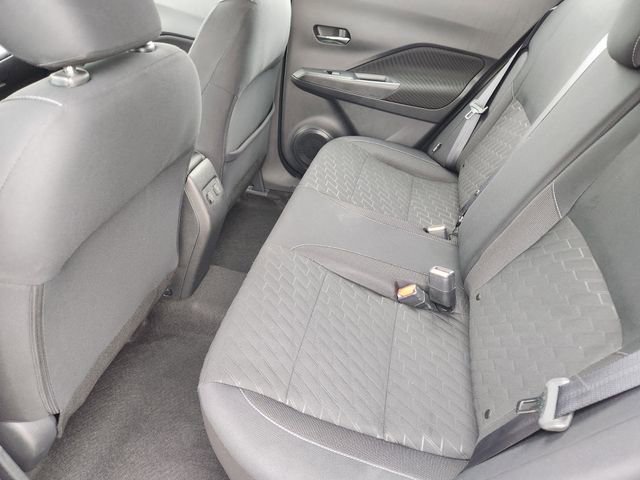 Used 2023 Nissan Kicks SV image 29