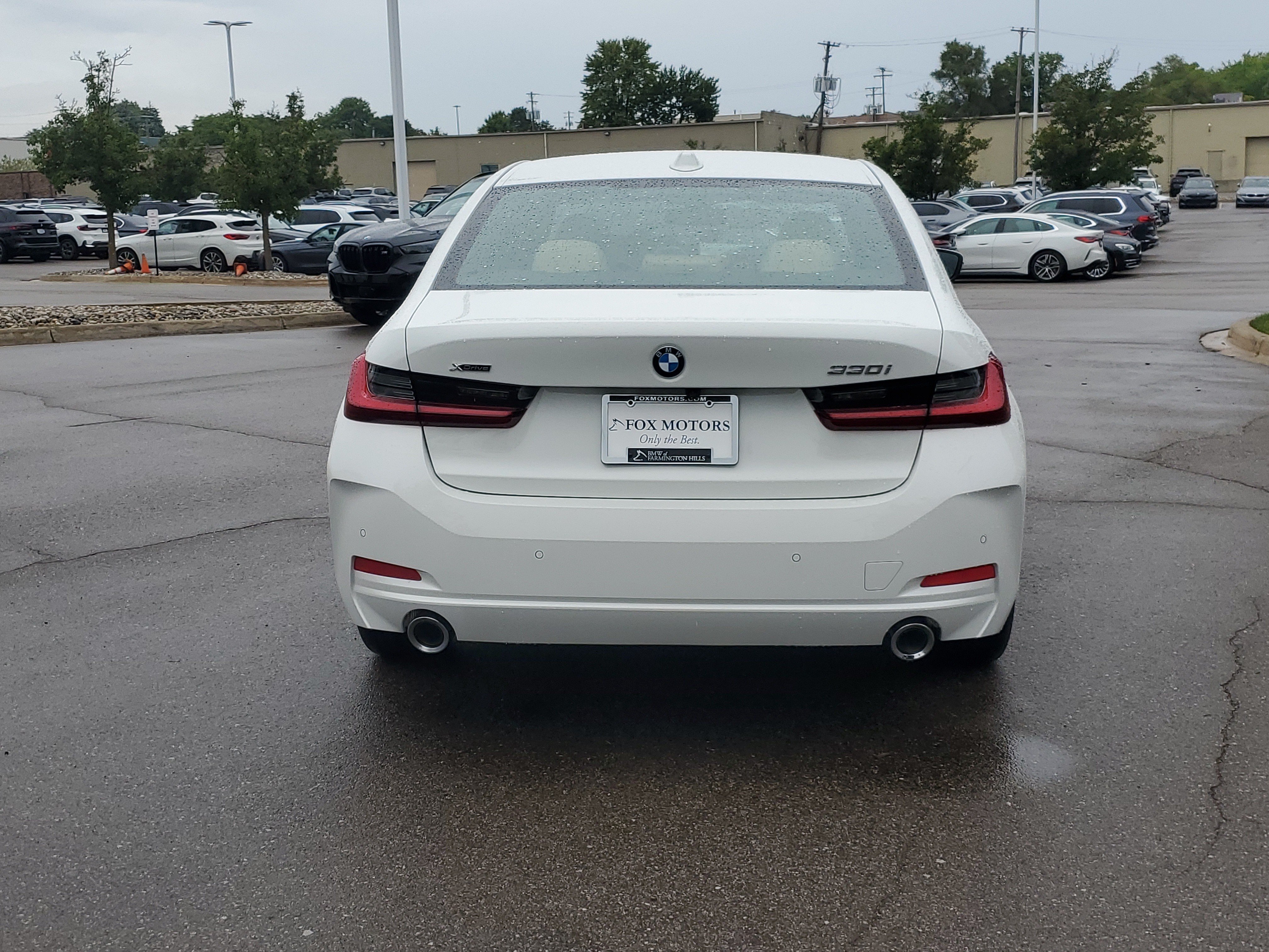 New 2026 BMW 330i xDrive Sedan w/ Premium Package AWD/4WD image 4