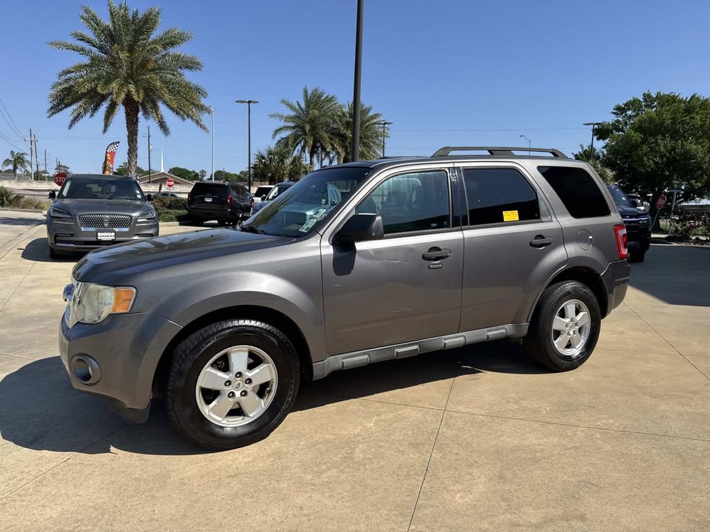 Used 2011 Ford Escape XLT image 4