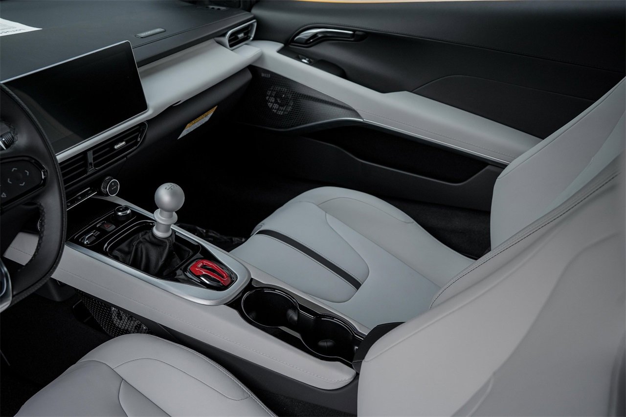 New 2025 Lotus Emira image 18