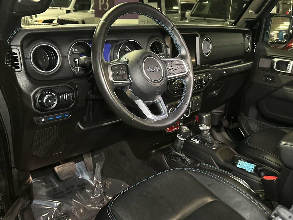 Used 2022 Jeep Wrangler Unlimited Rubicon 4xe w/ Cold Weather Group AWD/4WD image 17