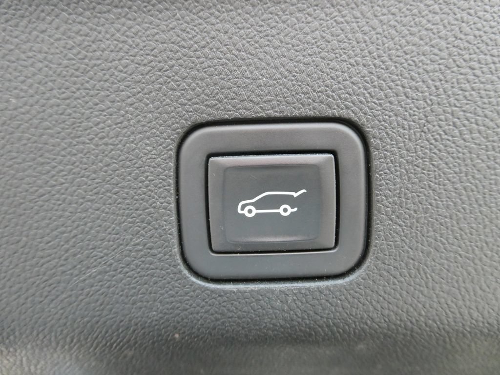 Certified 2023 Chevrolet Suburban Z71 w/ Luxury Package AWD/4WD image 21