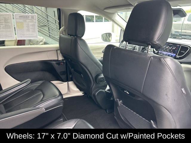 Certified 2022 Chrysler Pacifica Touring-L FWD image 29