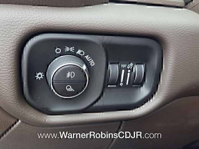 New 2026 RAM 2500 Laramie AWD/4WD image 29