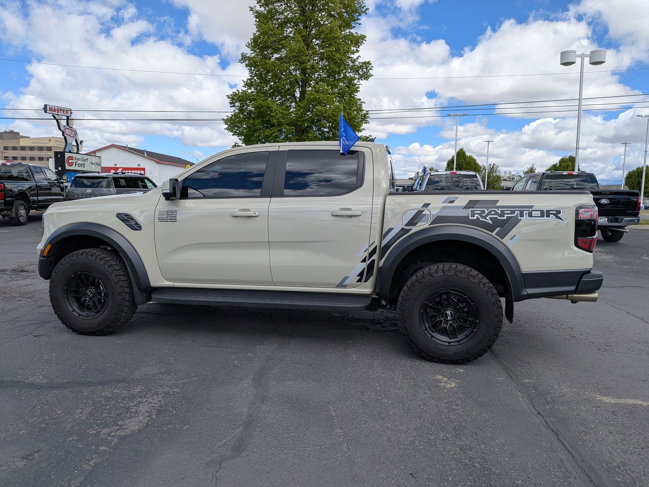Certified 2025 Ford Ranger Raptor AWD/4WD image 11