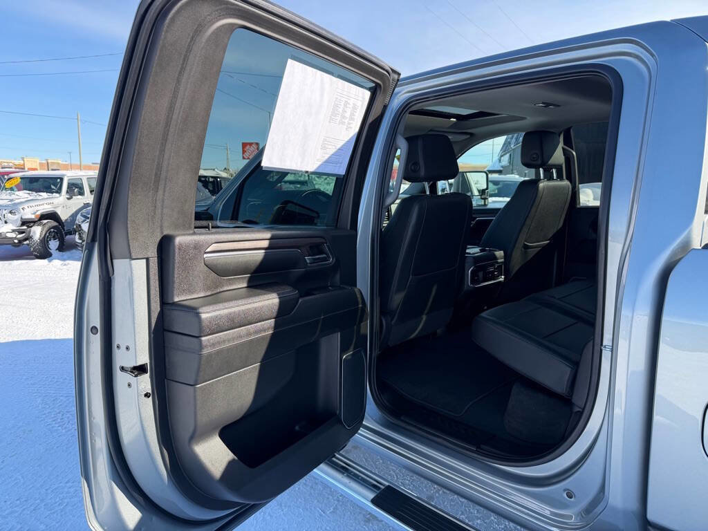 Used 2024 GMC Sierra 3500 SLT w/ SLT Premium Package image 40