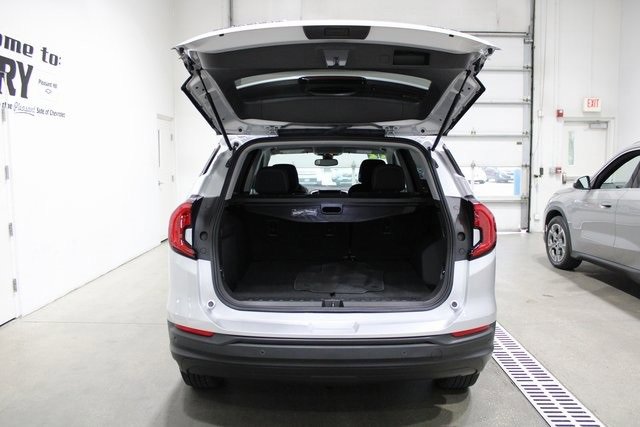 Used 2022 GMC Terrain SLE w/ Fleet Convenience Package image 21