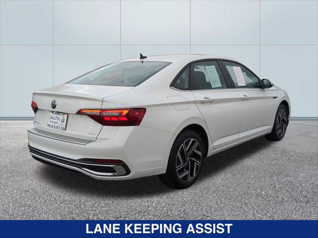 Certified 2023 Volkswagen Jetta SEL FWD image 5