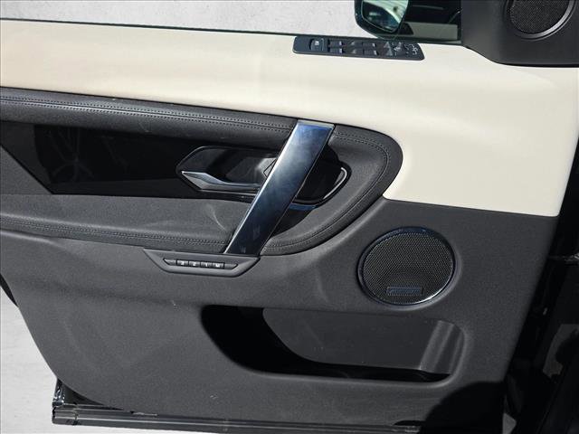 Used 2025 Land Rover Discovery Sport S image 27