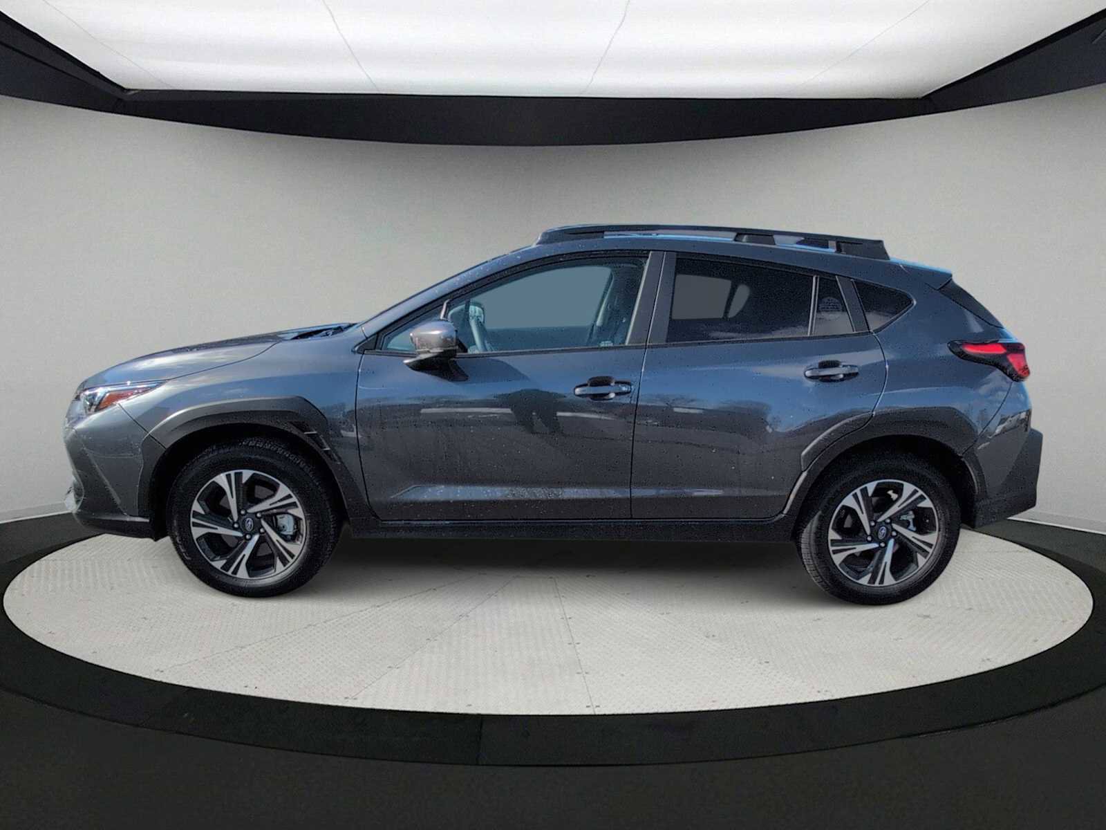 Used 2025 Subaru Crosstrek 2.0i Premium image 5