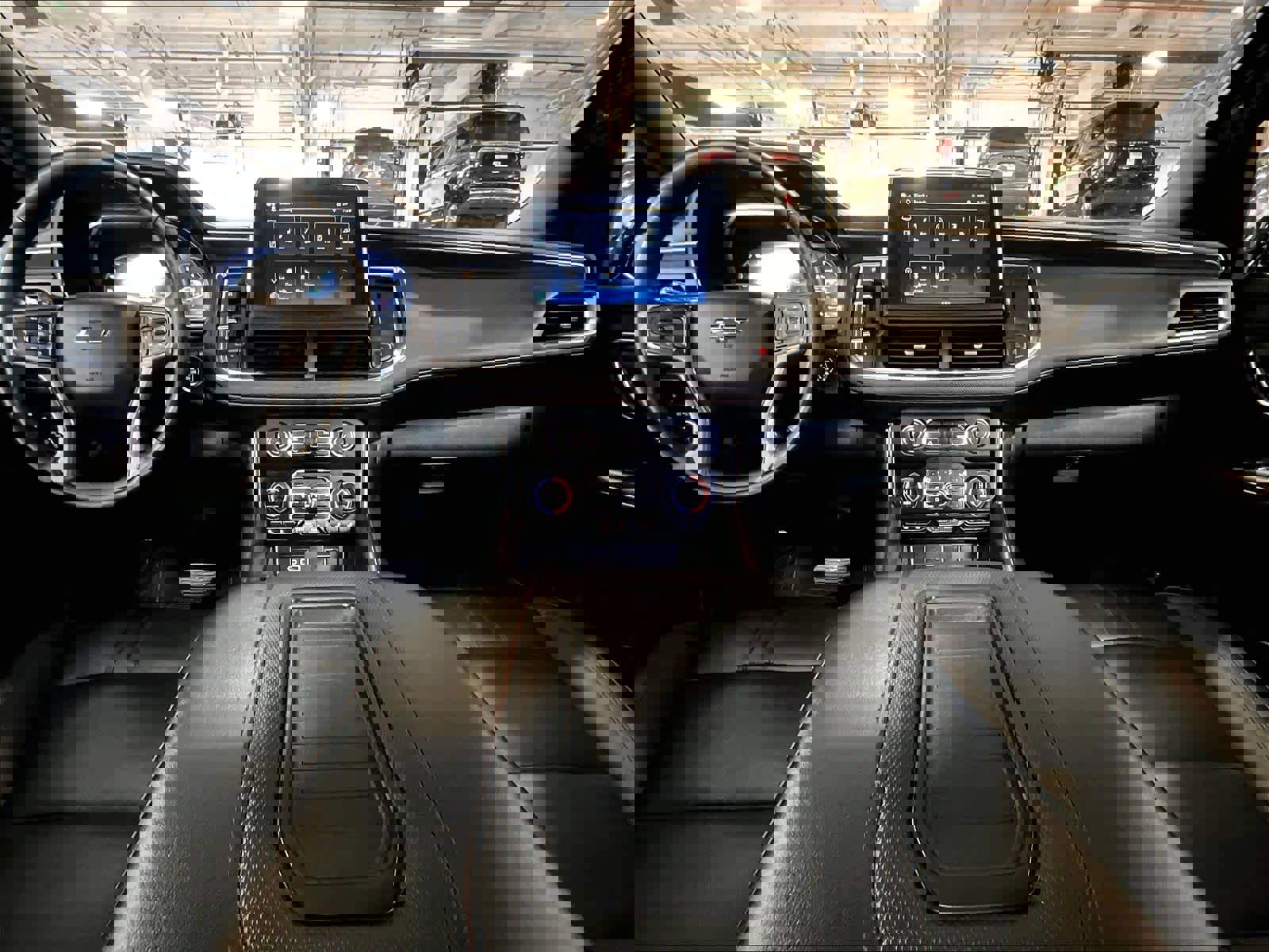 Used 2024 Chevrolet Suburban RST w/ Luxury Package image 22