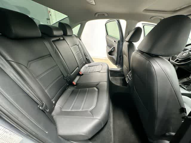 Used 2016 Volkswagen Passat 1.8T SE FWD image 22