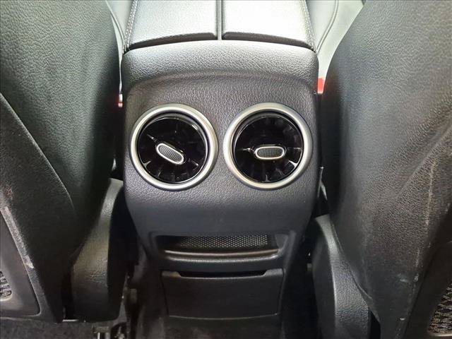 Used 2023 Mercedes-Benz GLB 250 4MATIC w/ Premium Package image 16