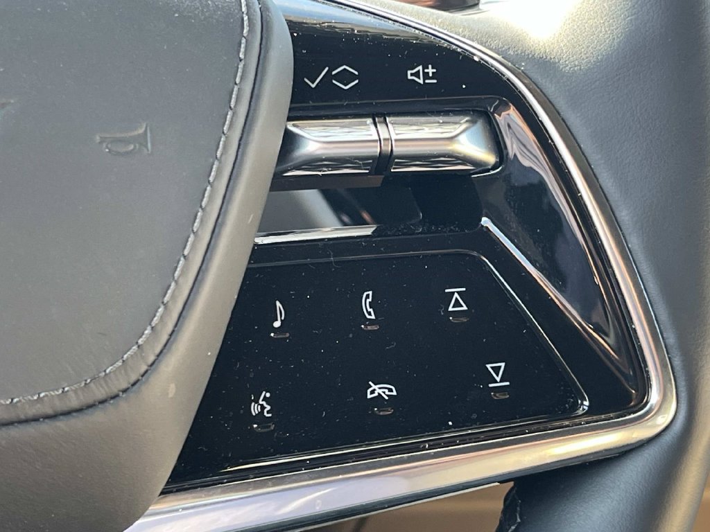 Certified 2026 Cadillac Lyriq Signature Luxury w/ Nappa Leather Package AWD/4WD image 39