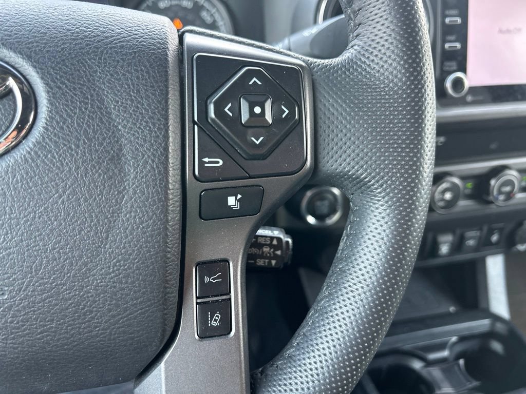 Used 2020 Toyota Tacoma TRD Off-Road AWD/4WD image 25