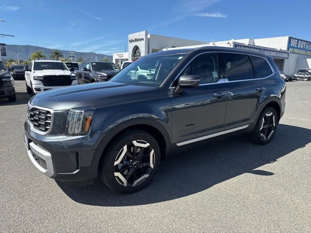 Used 2024 Kia Telluride S image 3