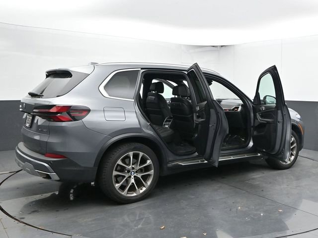 Used 2024 BMW X5 xDrive40i AWD/4WD image 57