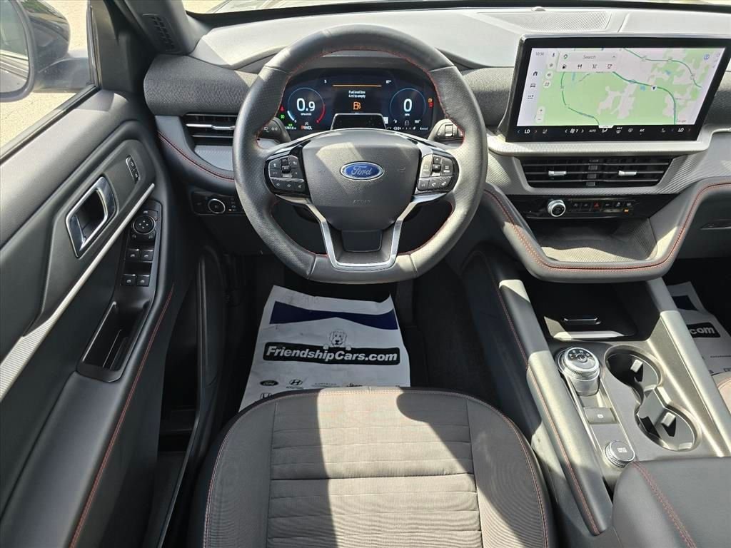 Used 2025 Ford Explorer ST-Line AWD/4WD image 3