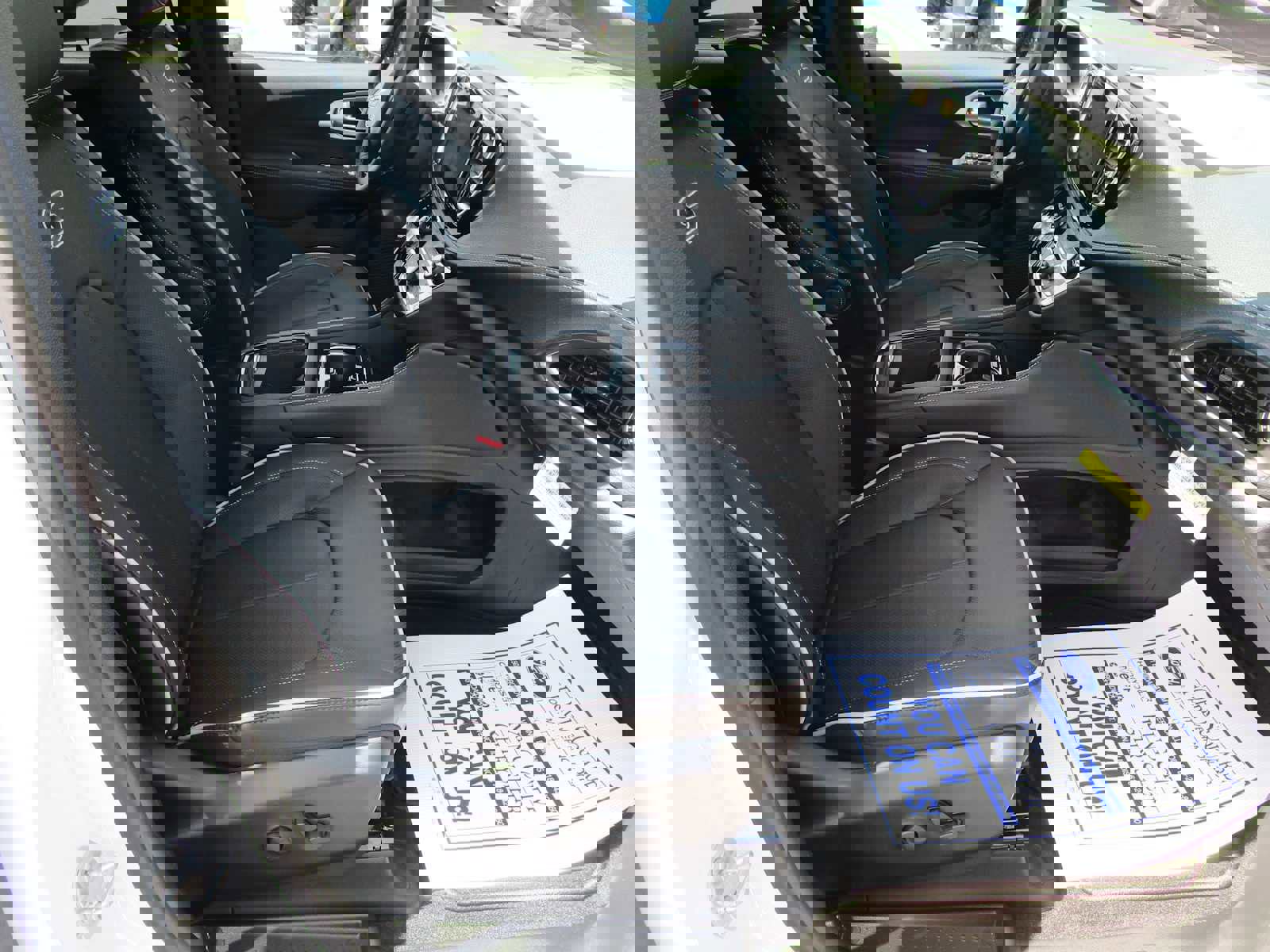 New 2026 Chrysler Pacifica Limited w/ Uconnect Theater Family Group image 18