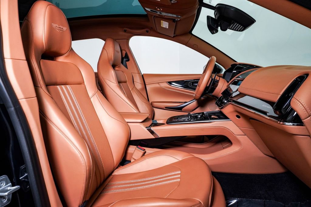 Used 2025 Aston Martin DBX 707 image 18
