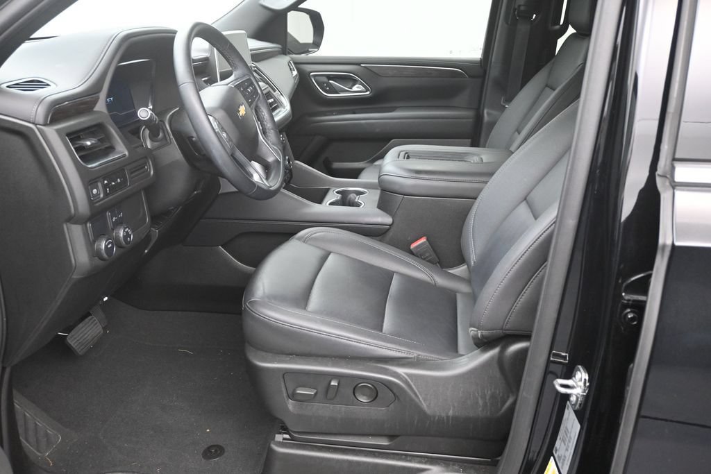 Used 2022 Chevrolet Tahoe LT w/ Luxury Package RWD image 10