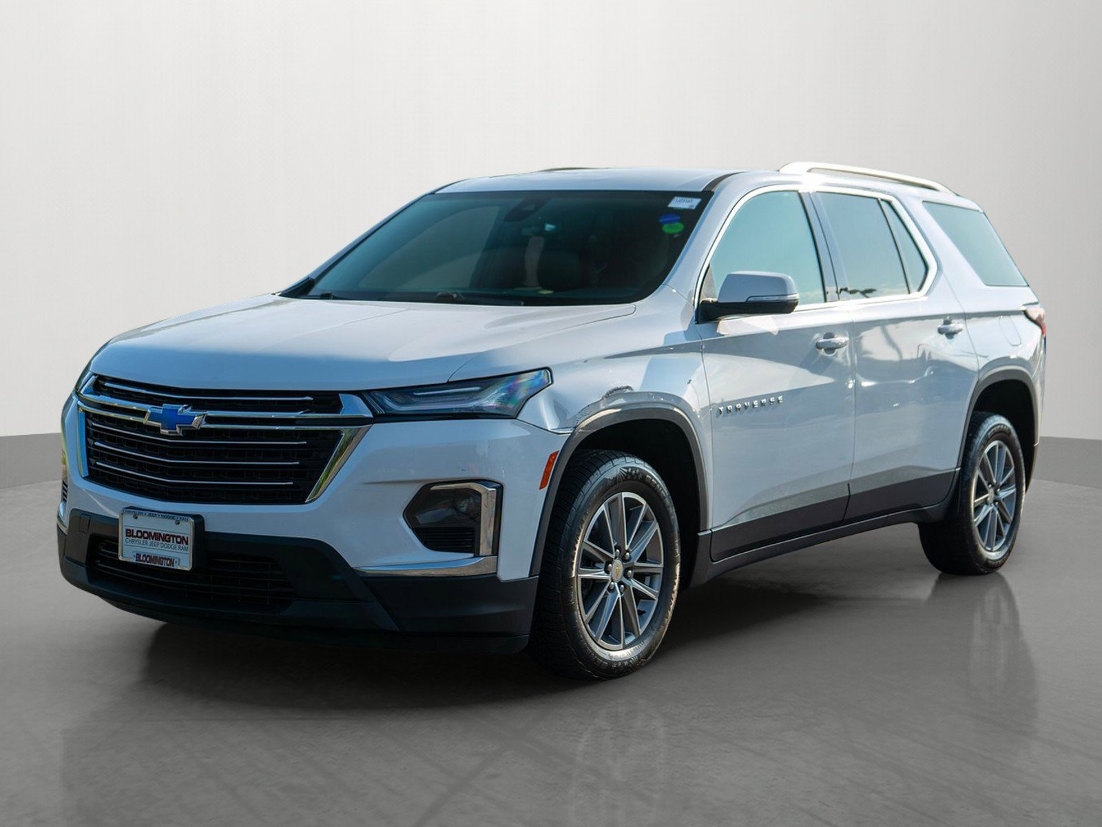Used 2023 Chevrolet Traverse LT AWD/4WD image 3