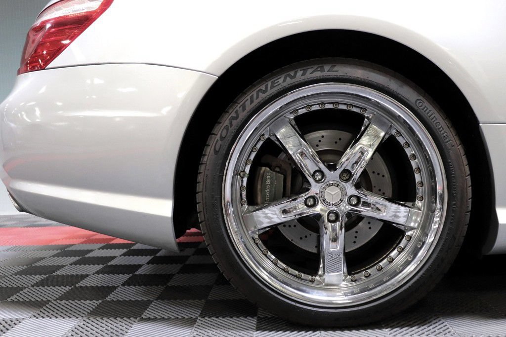 Used 2014 Mercedes-Benz SL 550 w/ Driver Assistance Package image 84