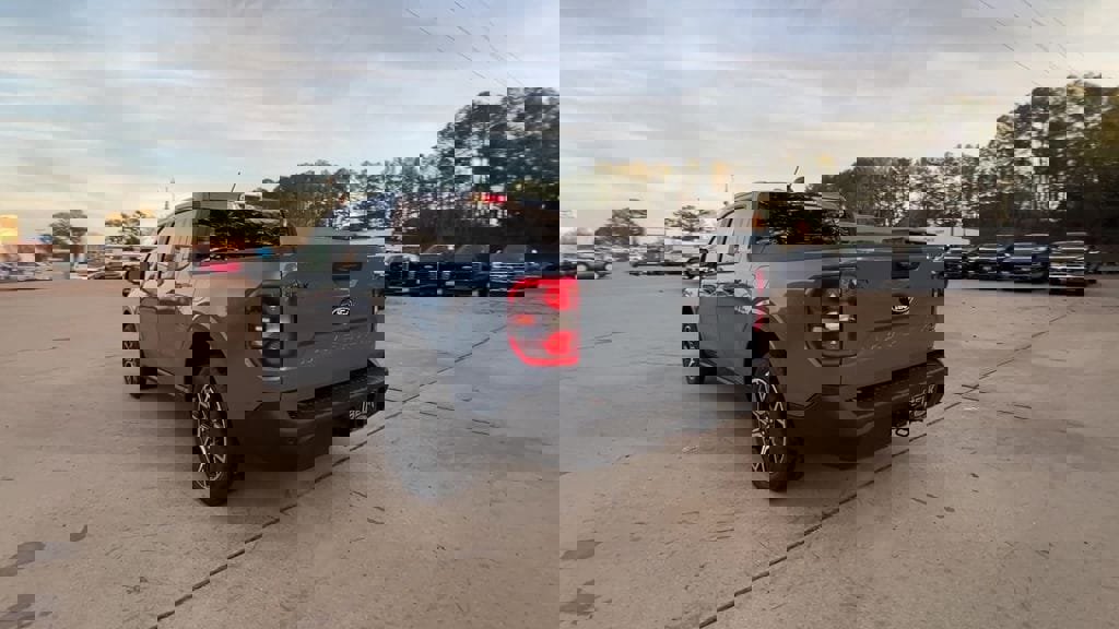 New 2025 Ford Maverick Lariat image 4