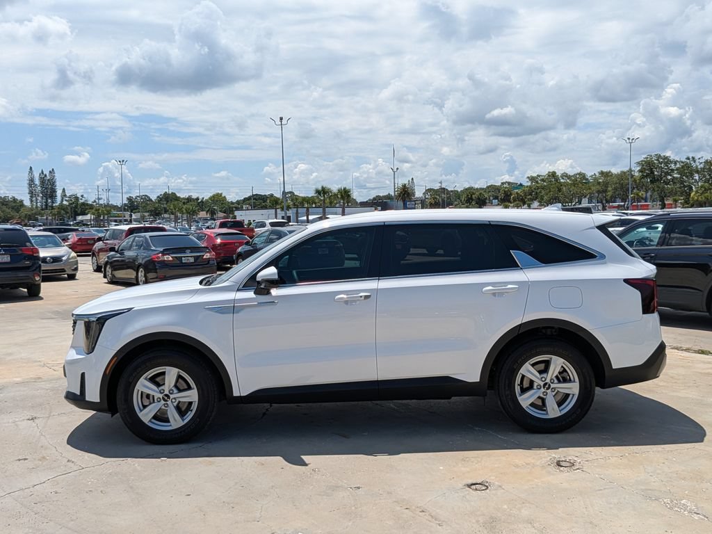 Certified 2024 Kia Sorento LX FWD image 5