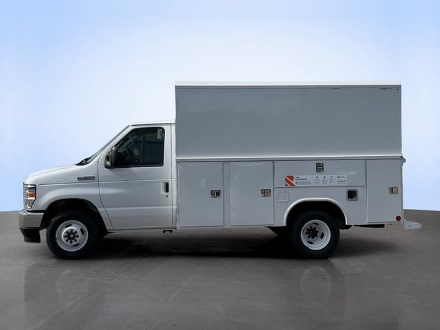 New 2027 Ford E-350 and Econoline 350 Super Duty w/ Power Equipment Group RWD image 3