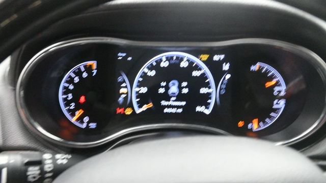 Used 2019 Jeep Grand Cherokee Overland AWD/4WD image 18