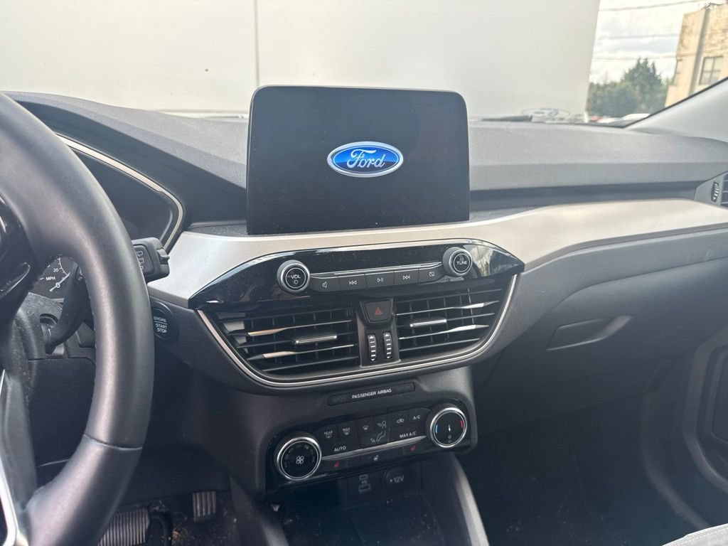 Used 2022 Ford Escape SE w/ Cold Weather Package AWD/4WD image 13