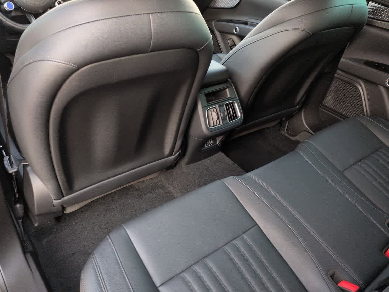 Used 2024 Maserati Grecale GT AWD/4WD image 18