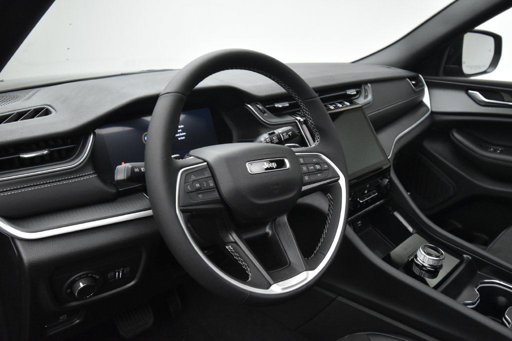 New 2027 Jeep Grand Cherokee Laredo X AWD/4WD image 30