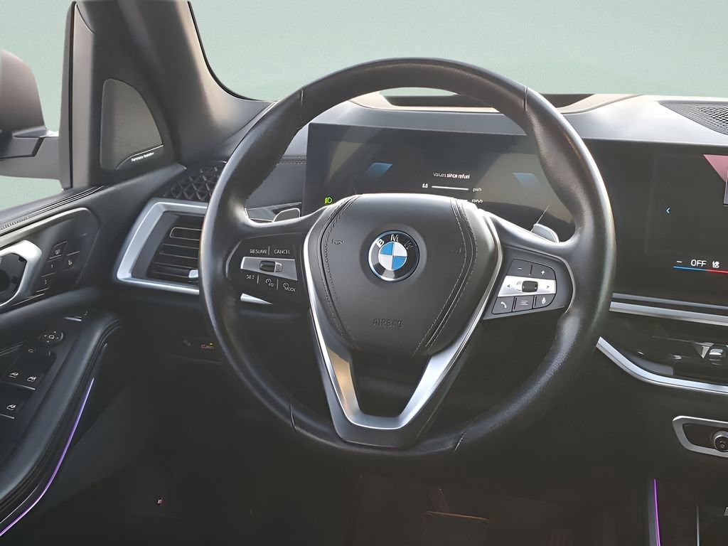 Used 2025 BMW X5 xDrive50e image 26