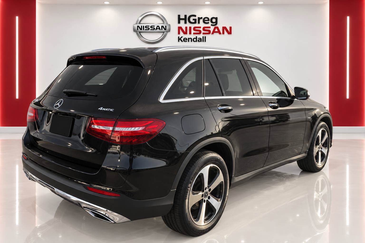 Used 2019 Mercedes-Benz GLC 350e 4MATIC image 4