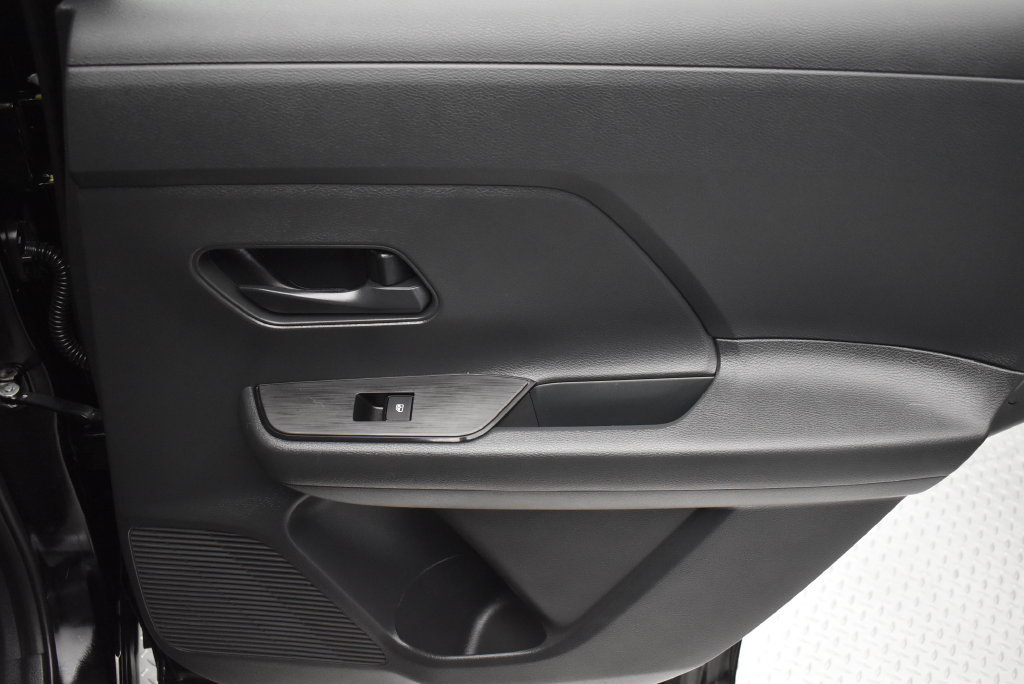 Used 2025 Nissan Kicks S AWD/4WD image 25