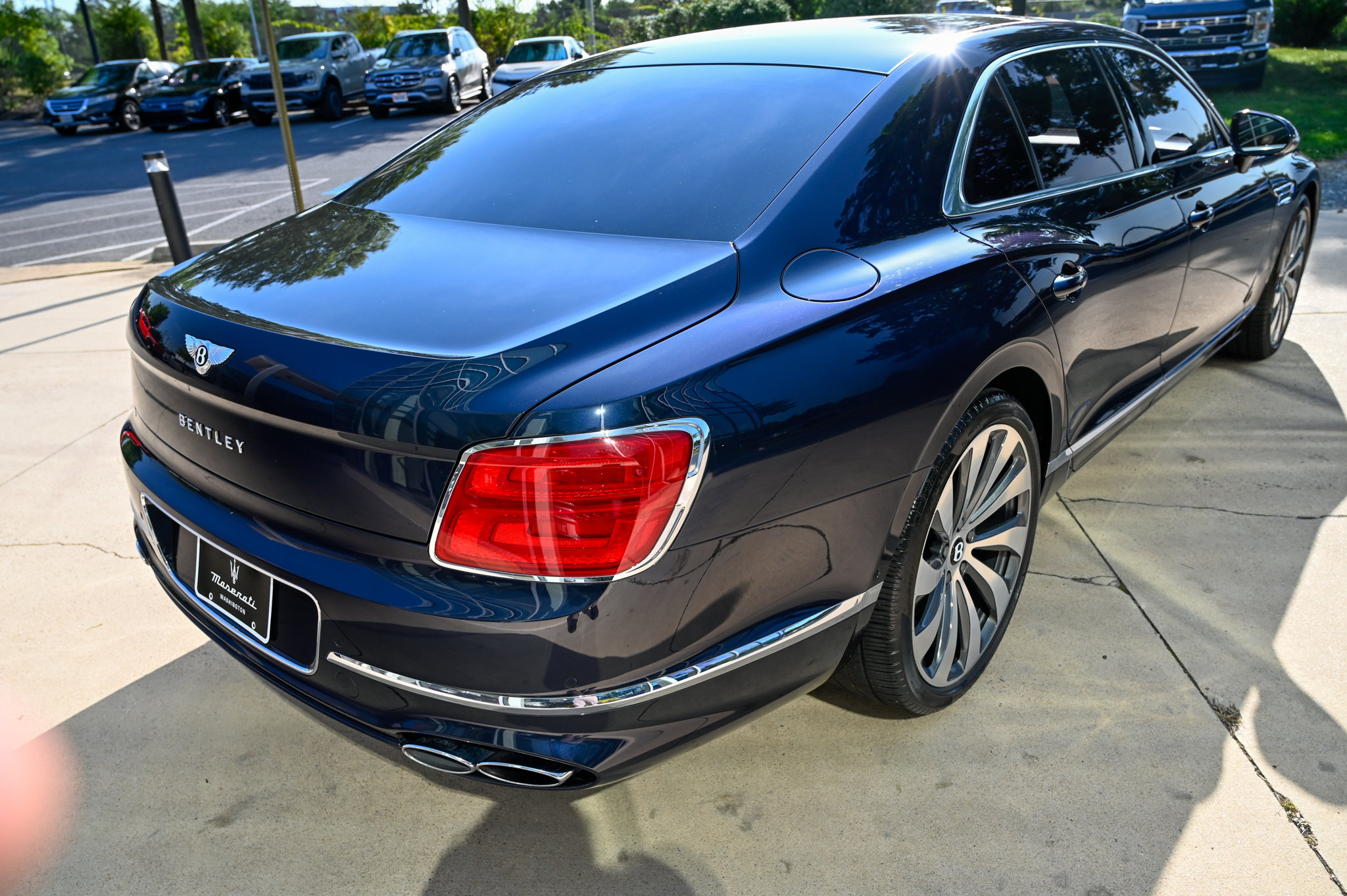 Used 2022 Bentley Flying Spur V8 AWD/4WD image 5