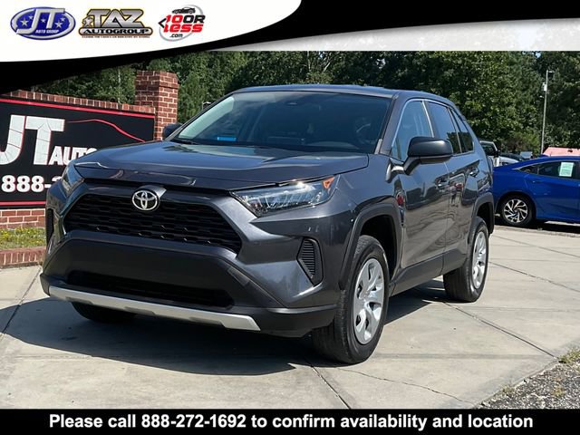 Used 2022 Toyota RAV4 LE image 3