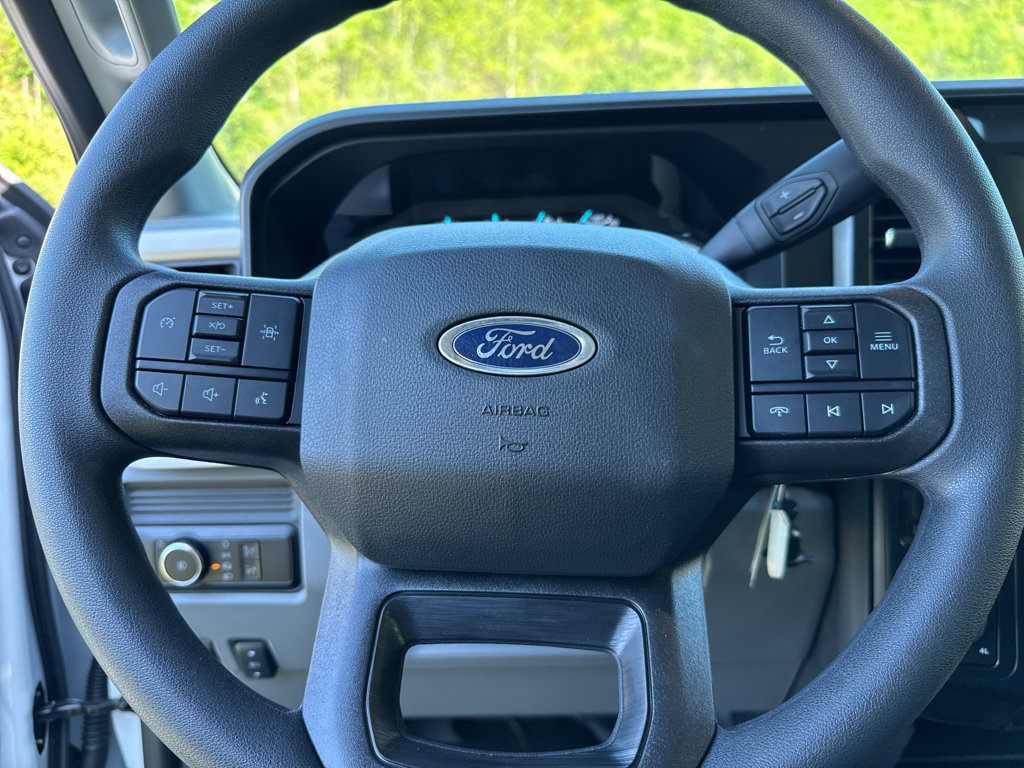 New 2026 Ford F550 4x4 Supercab Super Duty w/ XLT Value Package image 21