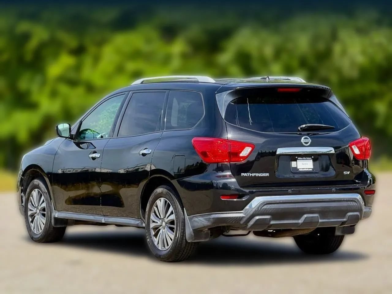 Used 2017 Nissan Pathfinder SV FWD image 10