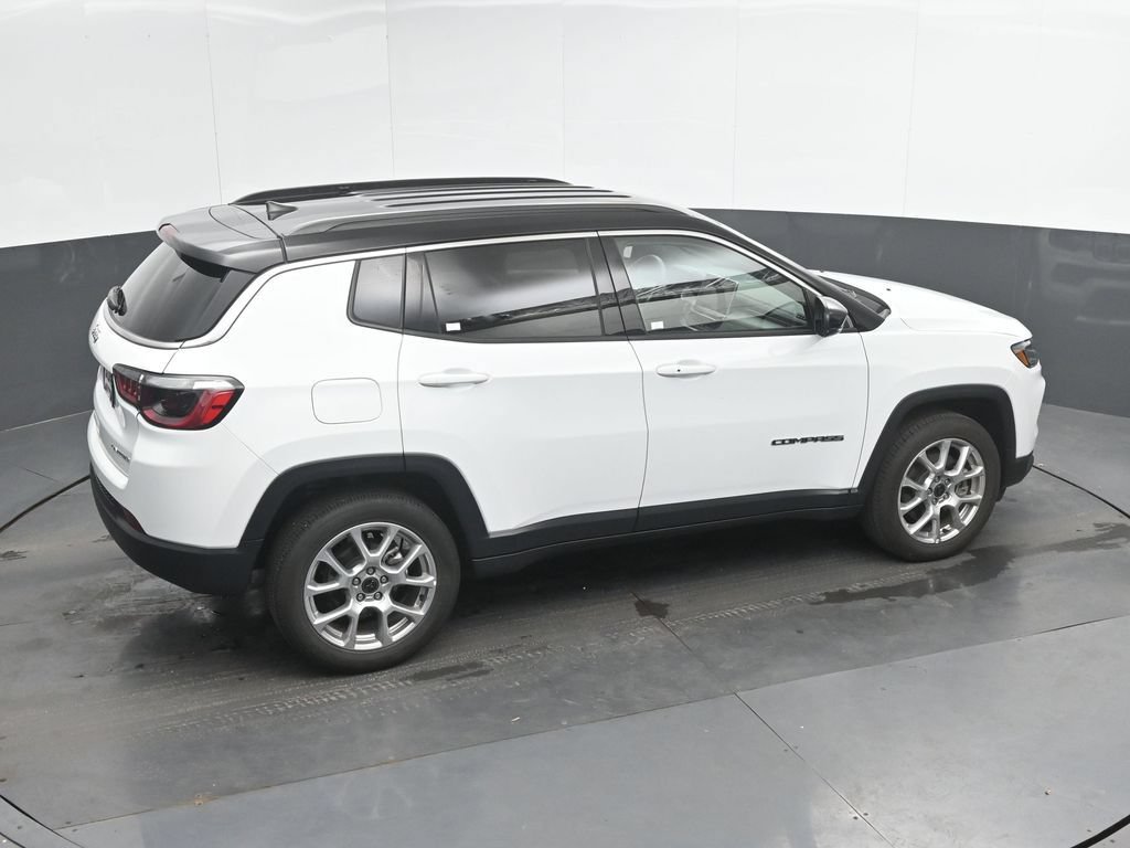 Used 2025 Jeep Compass Limited AWD/4WD image 31
