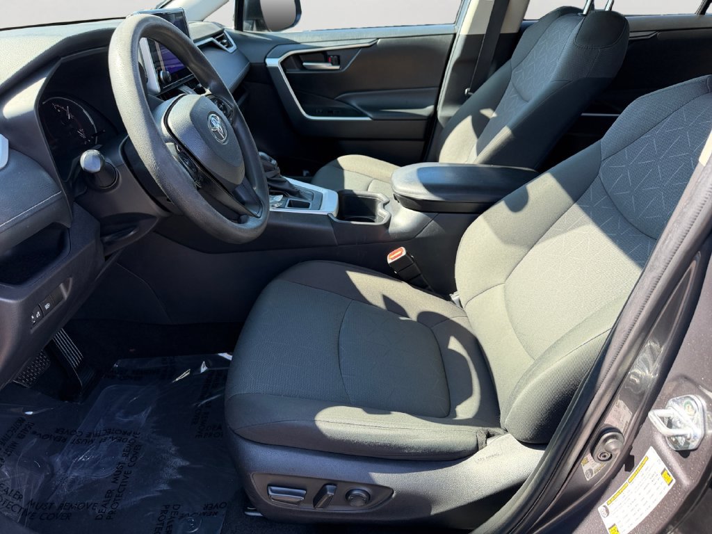 Used 2024 Toyota RAV4 XLE AWD/4WD image 24