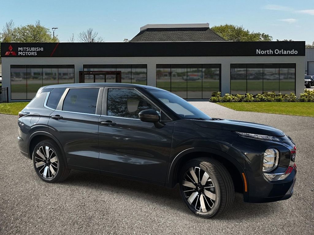 New 2026 Mitsubishi Outlander SE image 2