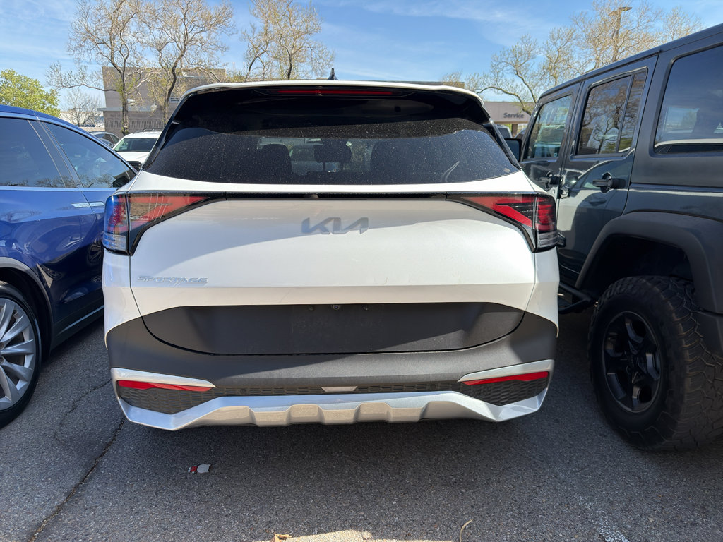 Used 2023 Kia Sportage LX image 8