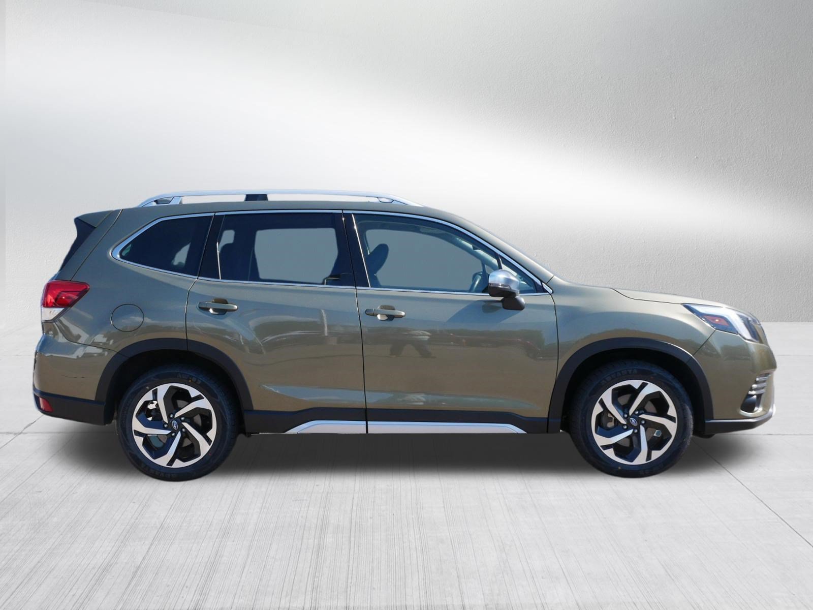Used 2023 Subaru Forester Touring w/ Popular Package #3 AWD/4WD image 8